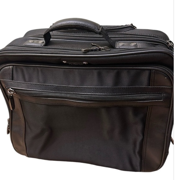 KENNETH COLE Reaction carry-on rolling luggage/laptop bag - Picture 1 of 11